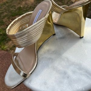 Diane Von Furstenberg GOLD Wedge Heels SZ 10B Made in ITALY. Excellent Vintage!!